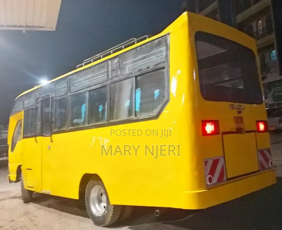 Isuzu Executive Bus 2016 Yellow