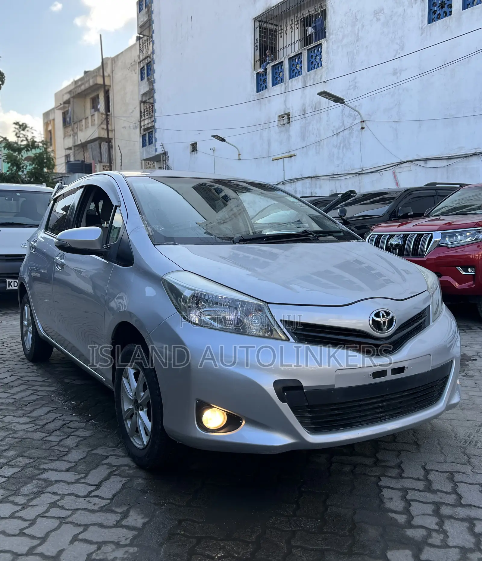Toyota Vitz 1.5 FWD 5dr 2013 Silver