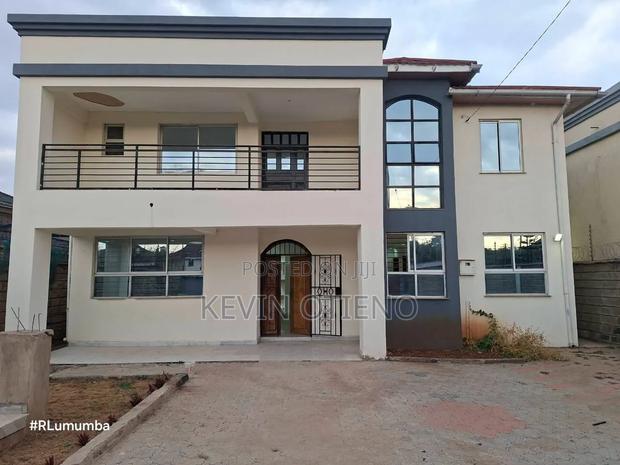 5bdrm House in Community, Gateway Mall Area for rent