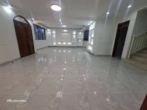 5bdrm House in Community, Gateway Mall Area for rent
