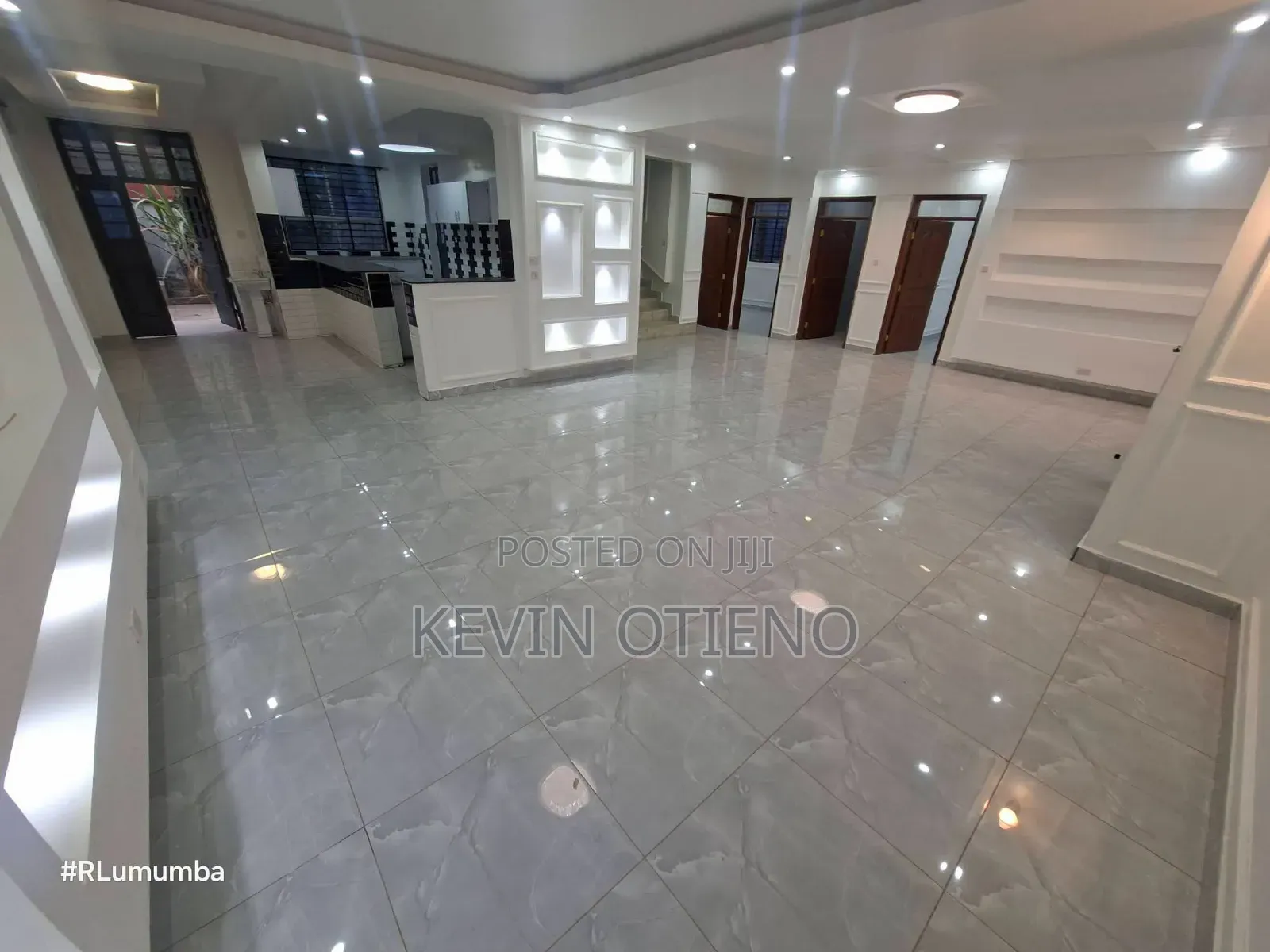 5bdrm House in Community, Gateway Mall Area for rent