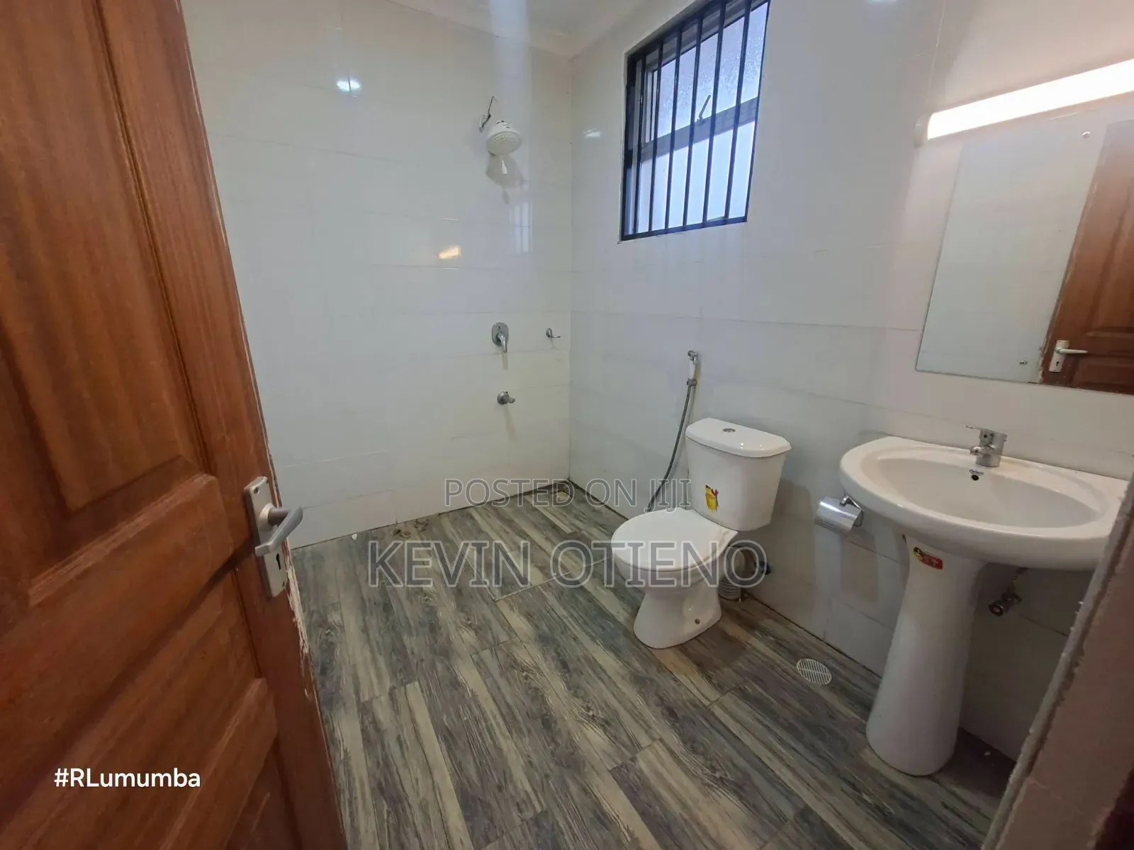 5bdrm House in Community, Gateway Mall Area for rent