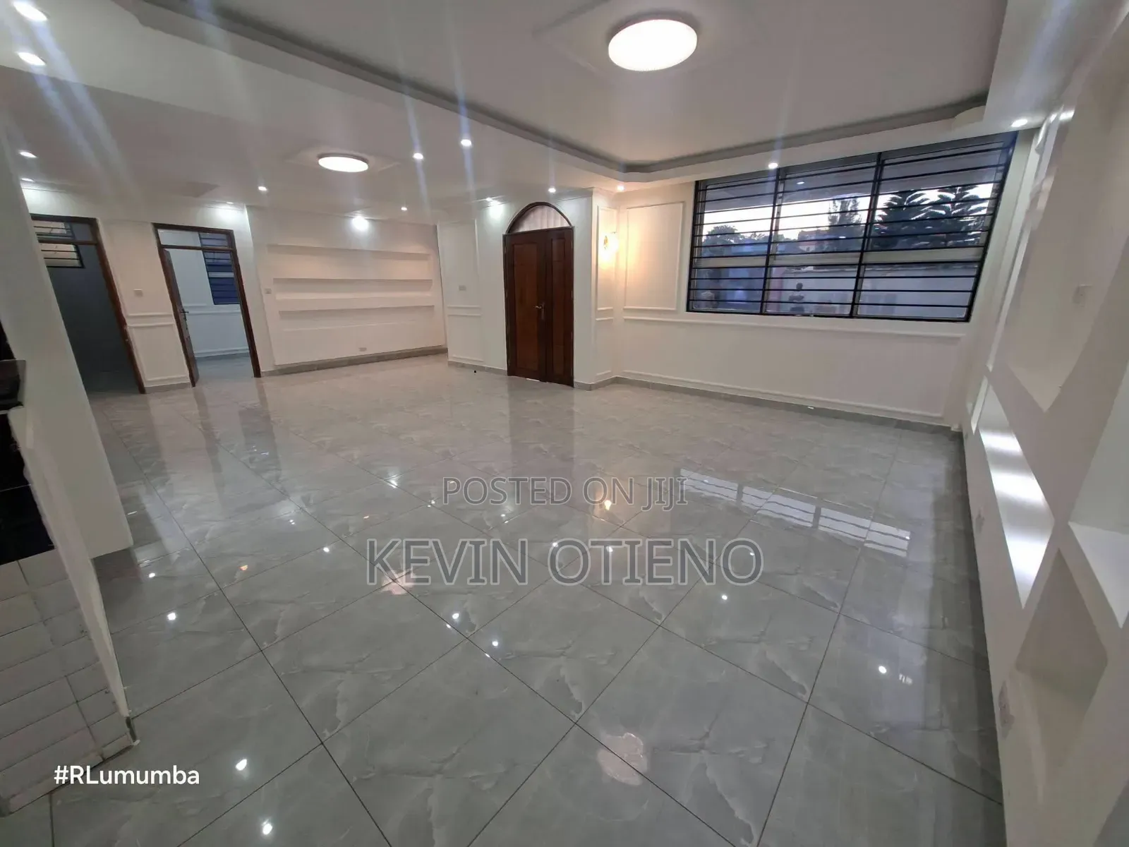 5bdrm House in Community, Gateway Mall Area for rent