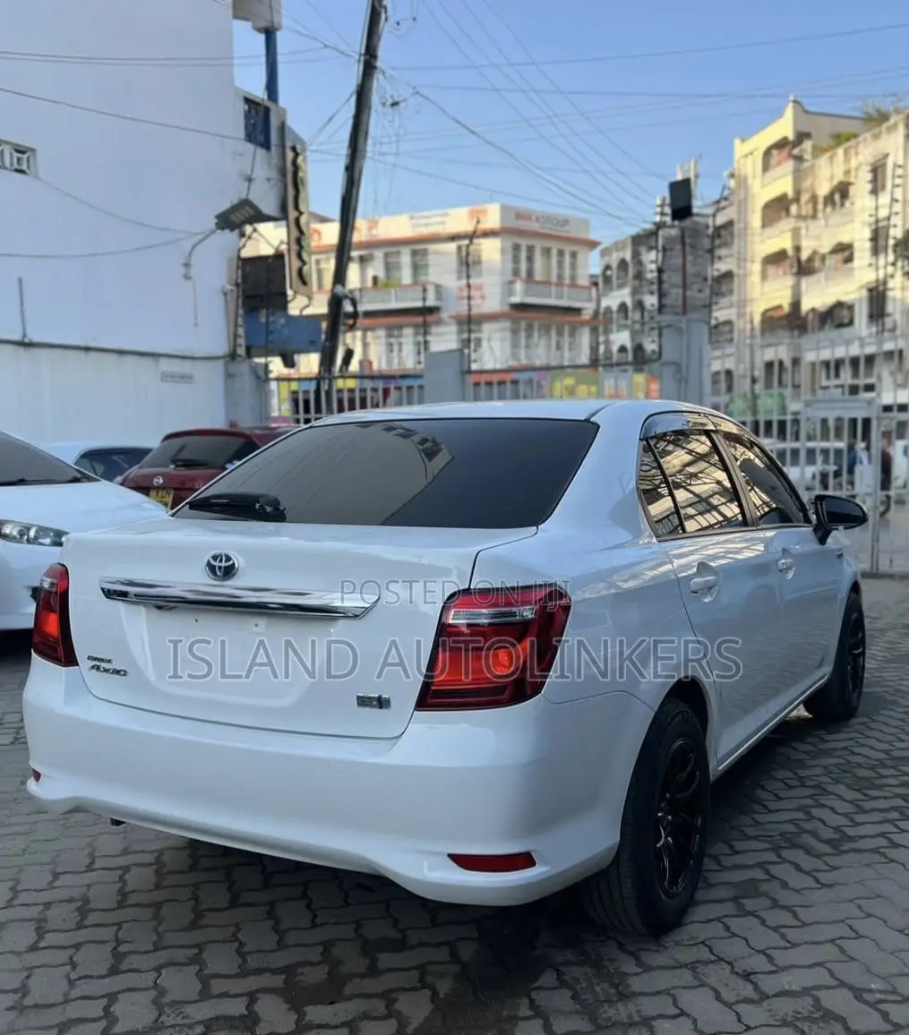 Toyota Axio 1.5 Hybrid 2WD 2020 White