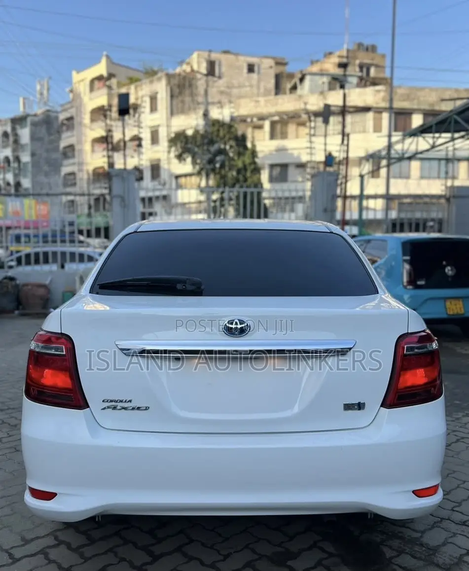 Toyota Axio 1.5 Hybrid 2WD 2020 White