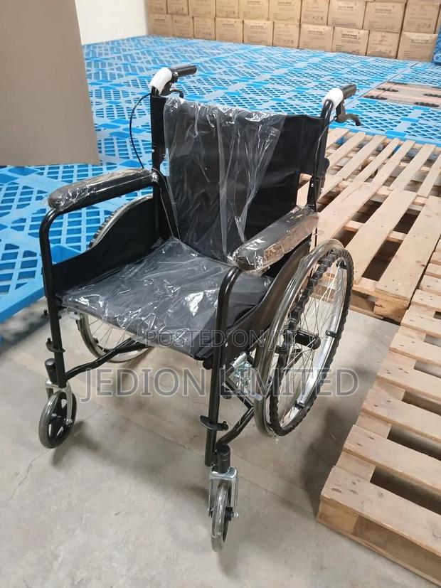 Standard Wheelchair - thumbnail 3