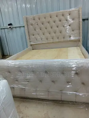 5x6 Beige Chester Bed Tufted Design