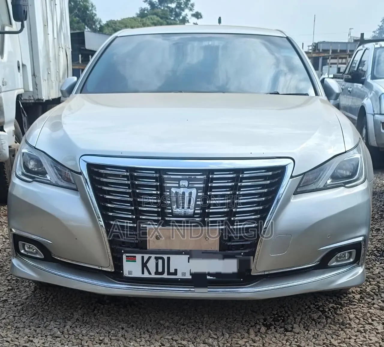 Toyota Crown 2016 Silver