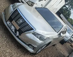 Toyota Crown 2016 Silver