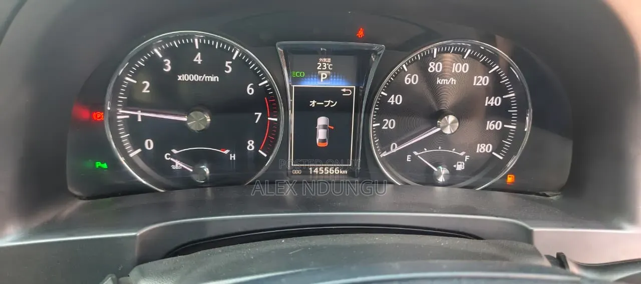 Toyota Crown 2016 Silver