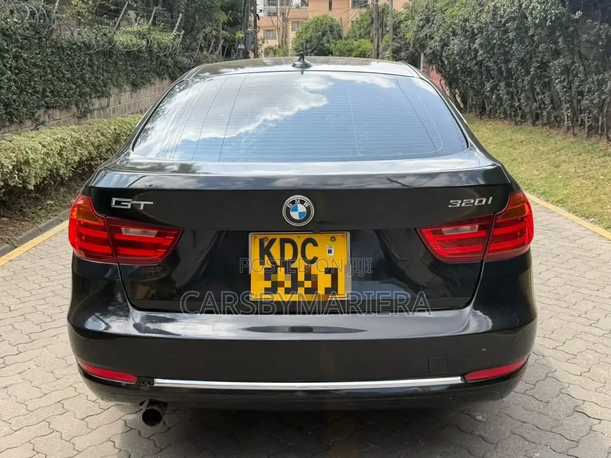 BMW 320i 2013 Black