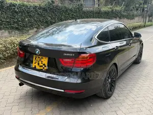 BMW 320i 2013 Black