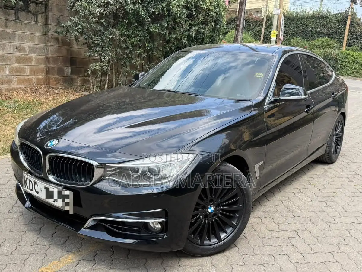 BMW 320i 2013 Black