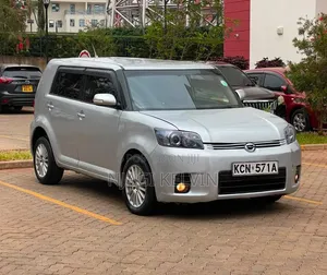 Toyota Corolla Rumion 2010 Silver