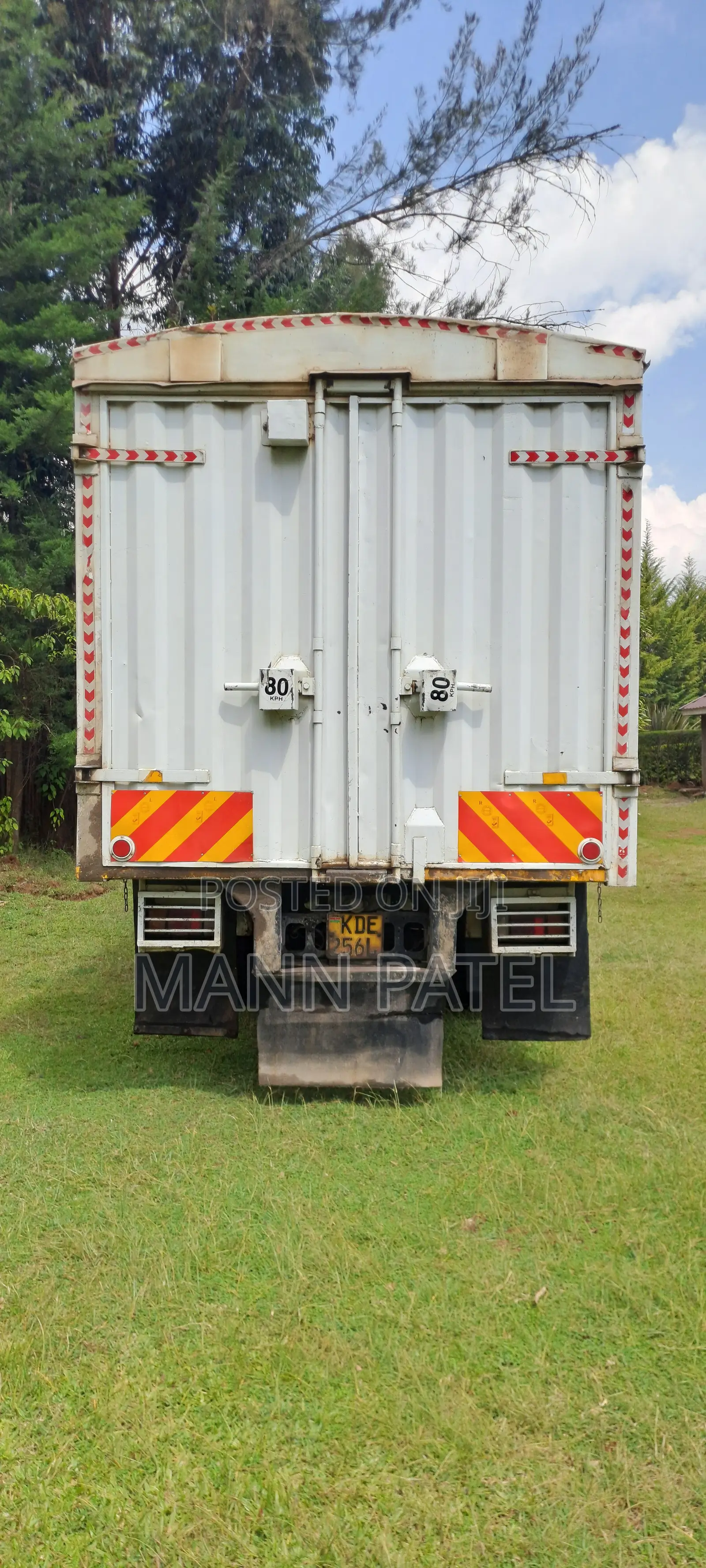 Isuzu FRR-90 2023