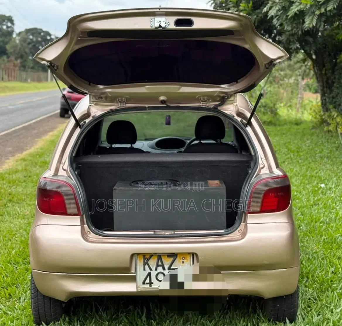 Toyota Vitz 2000 Brown