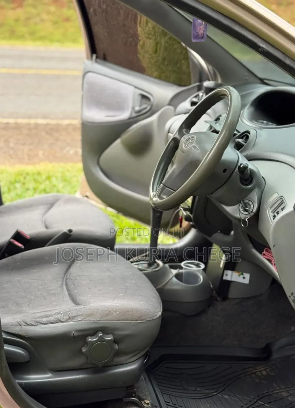 Toyota Vitz 2000 Brown