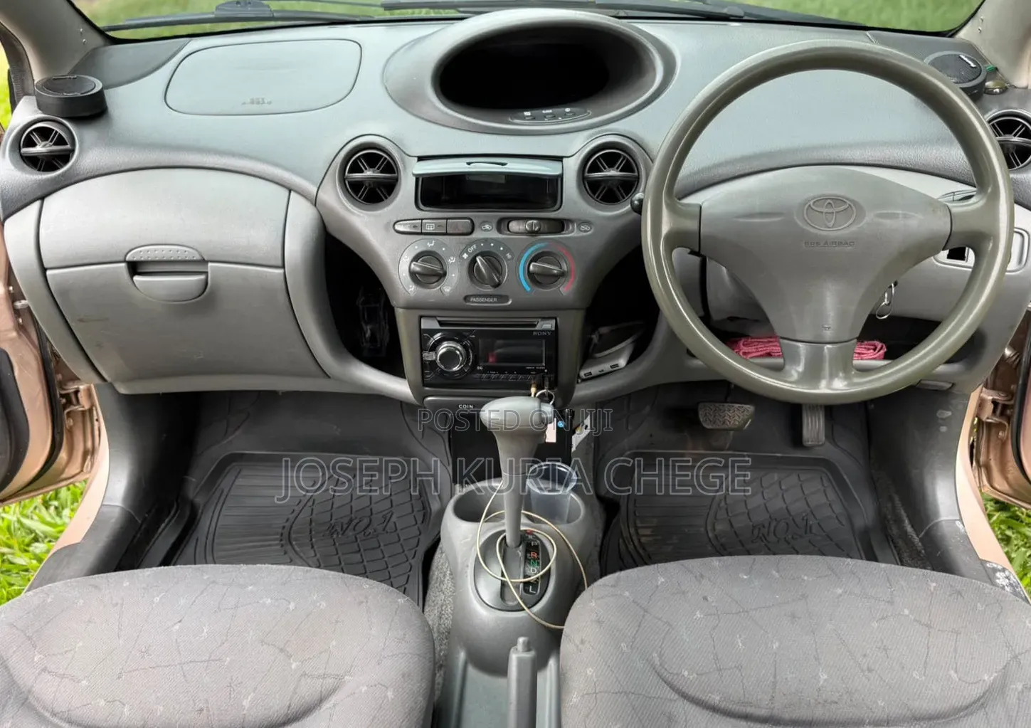 Toyota Vitz 2000 Brown
