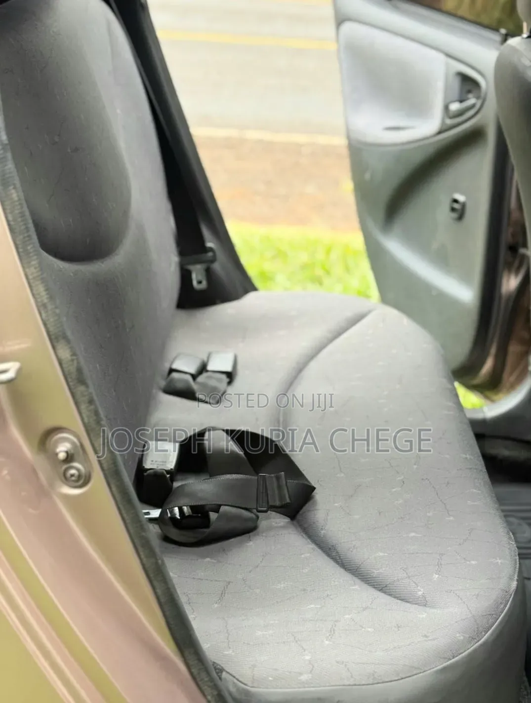 Toyota Vitz 2000 Brown