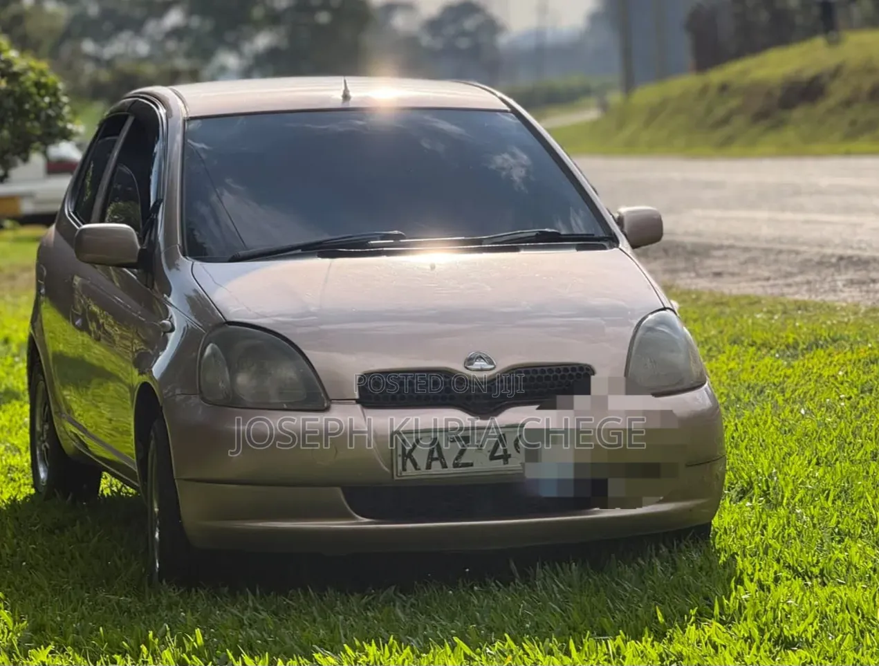 Toyota Vitz 2000 Brown