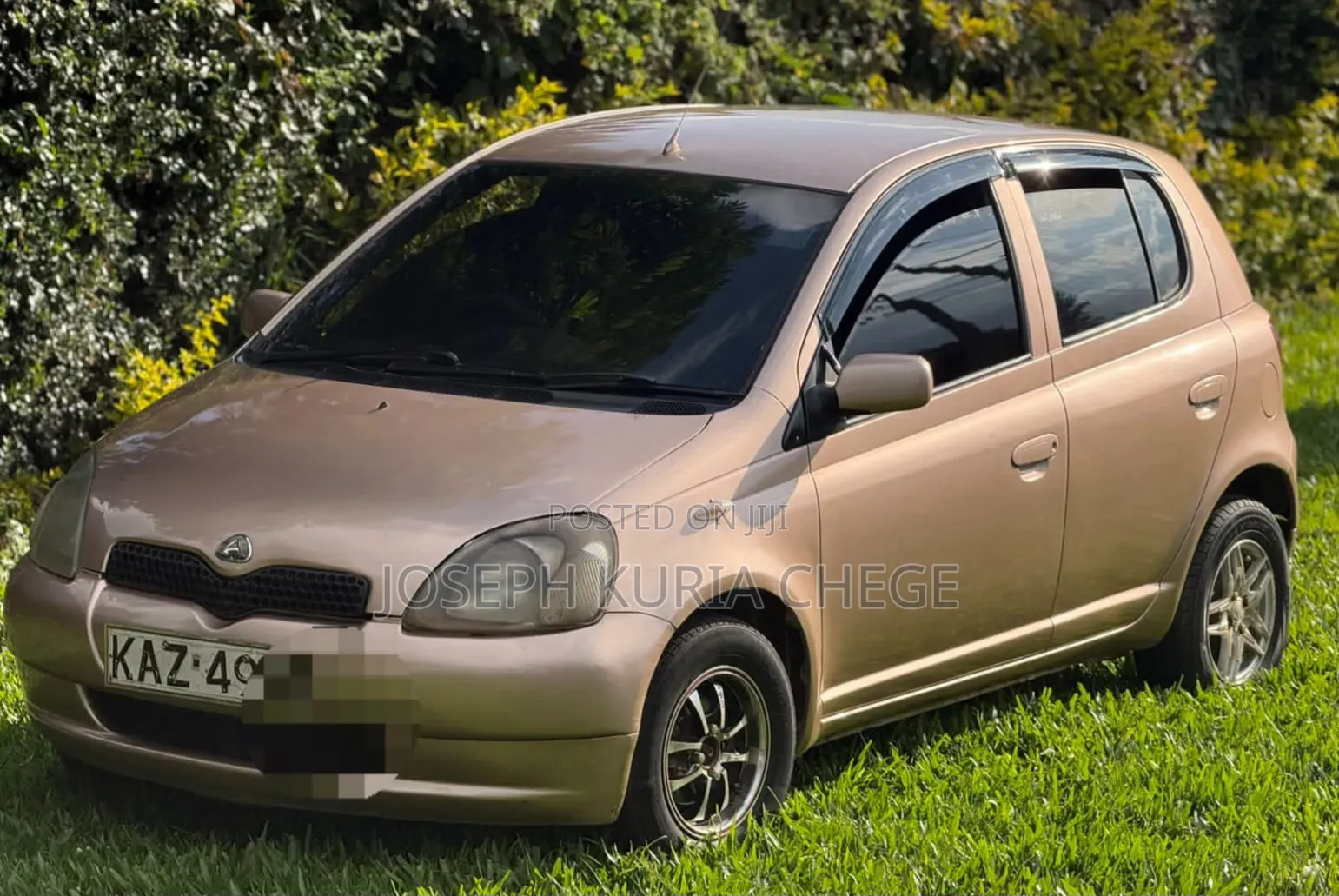 Toyota Vitz 2000 Brown
