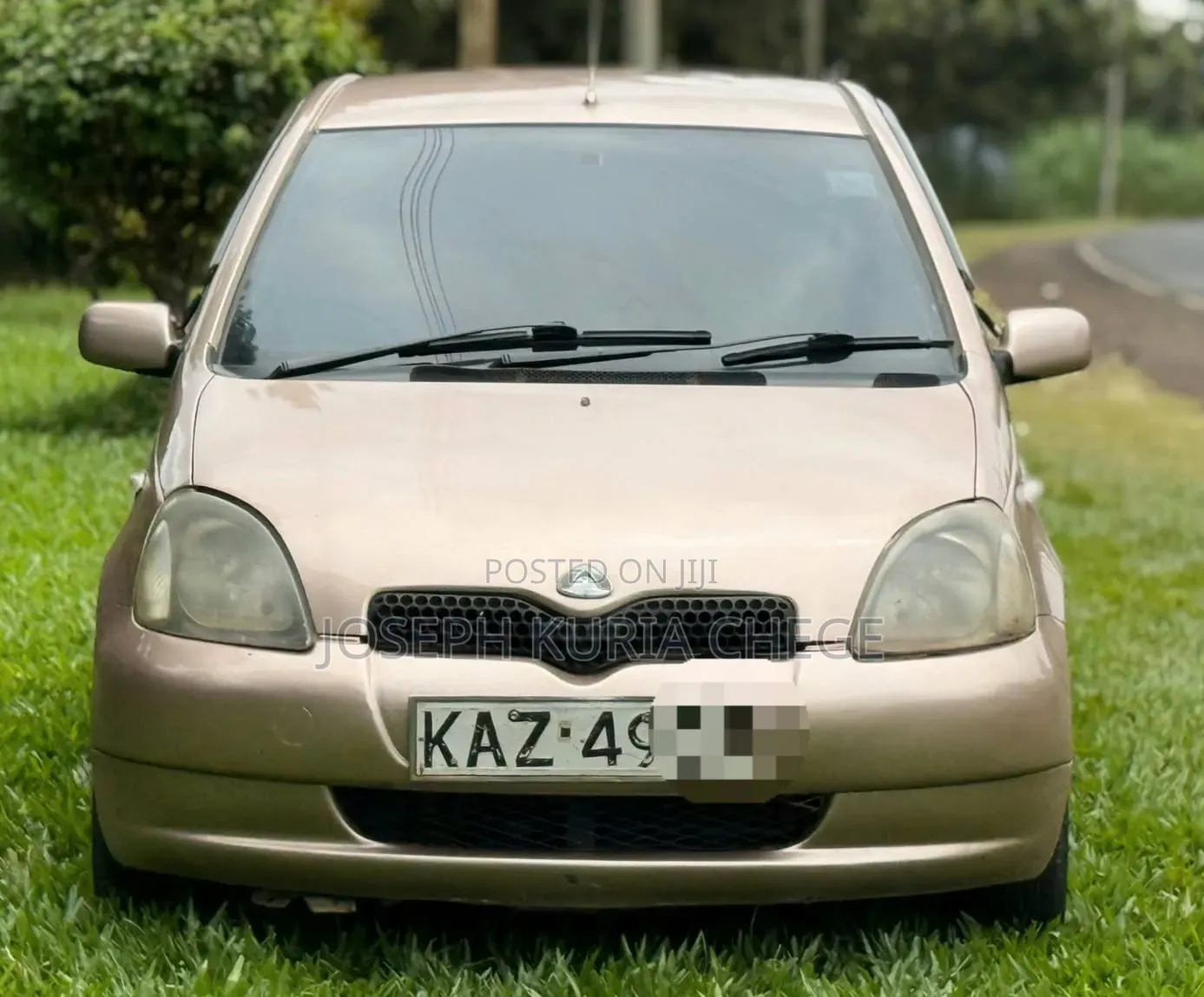 Toyota Vitz 2000 Brown