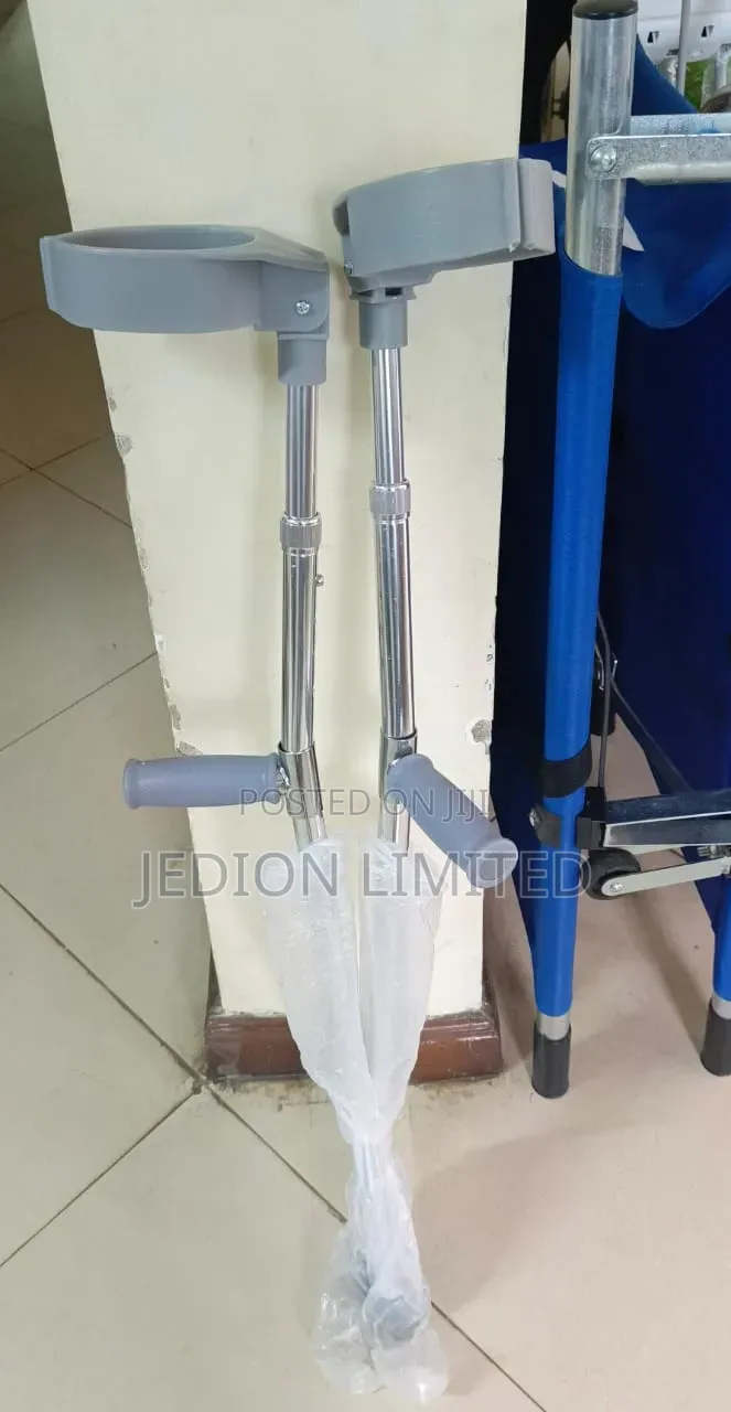 Elbow Crutches Close Cuff