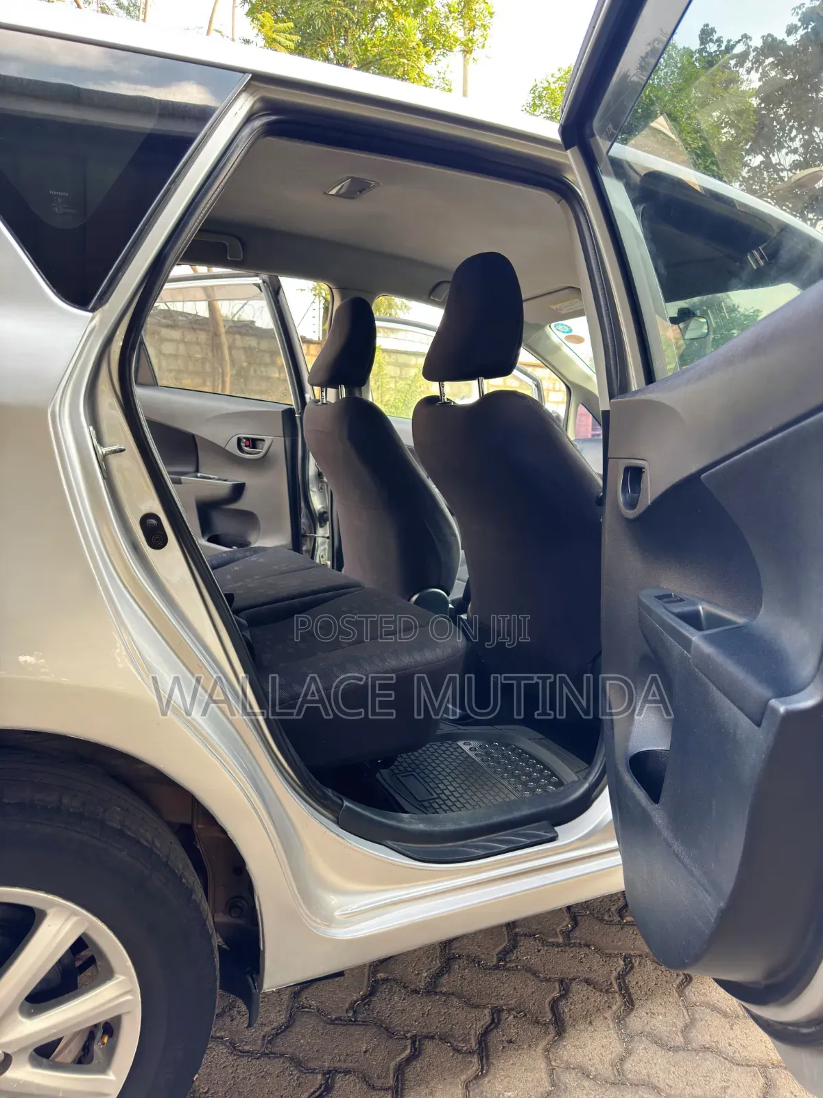 Subaru Trezia 2011 Silver