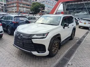 Lexus LX 600 2023 White