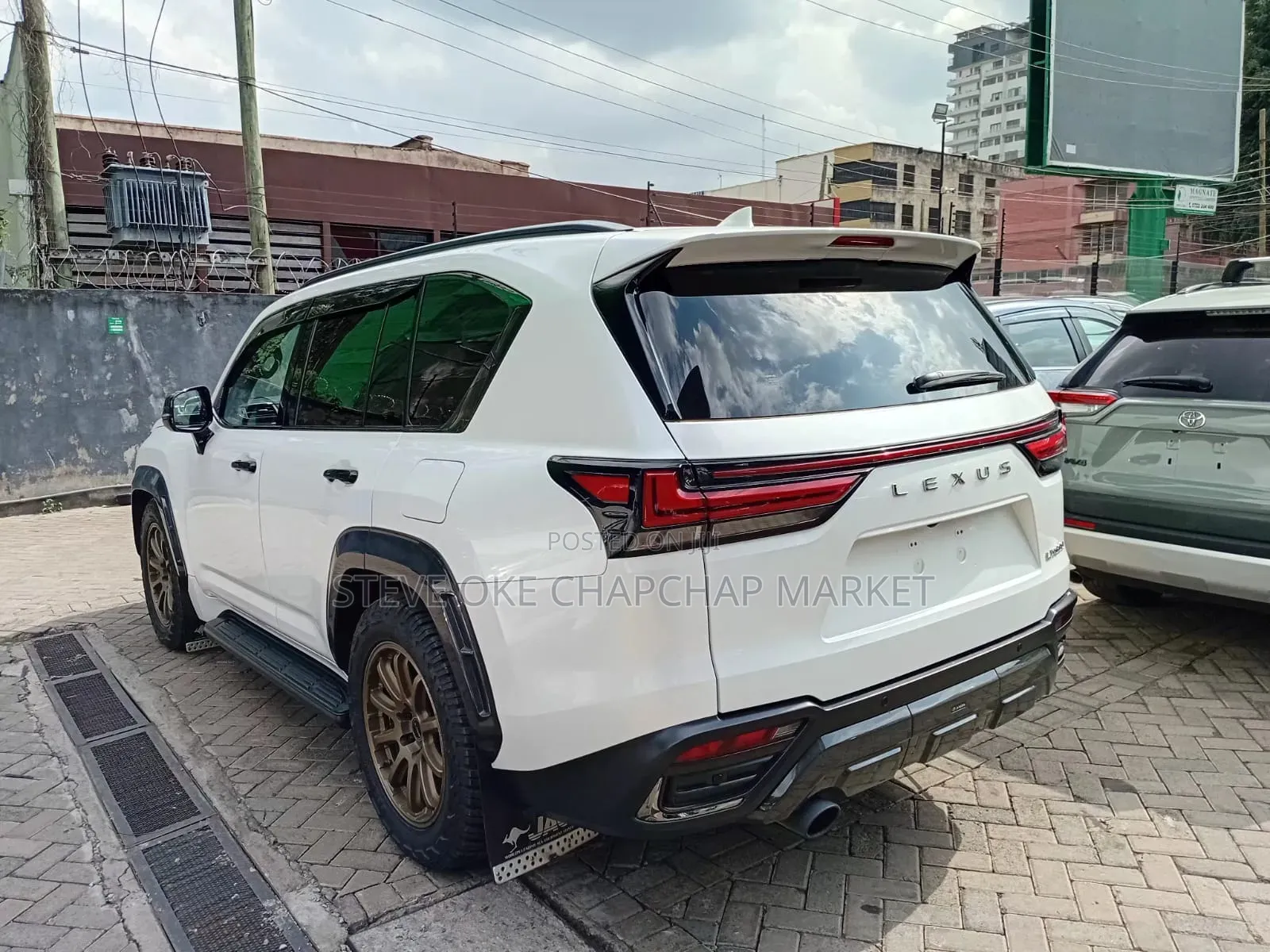 Lexus LX 600 2023 White