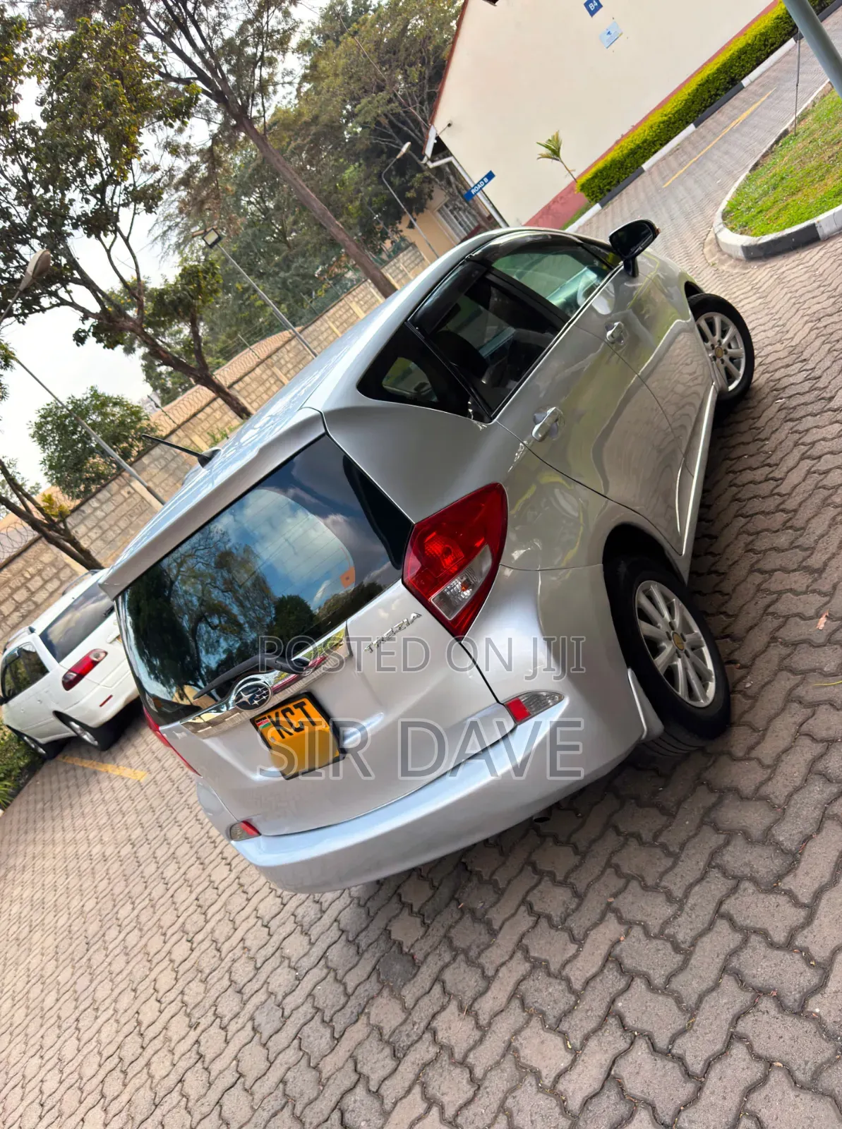 Subaru Trezia 2011 Silver