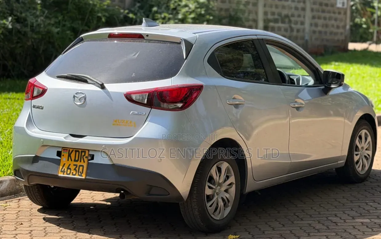 Mazda Demio 2018 Silver