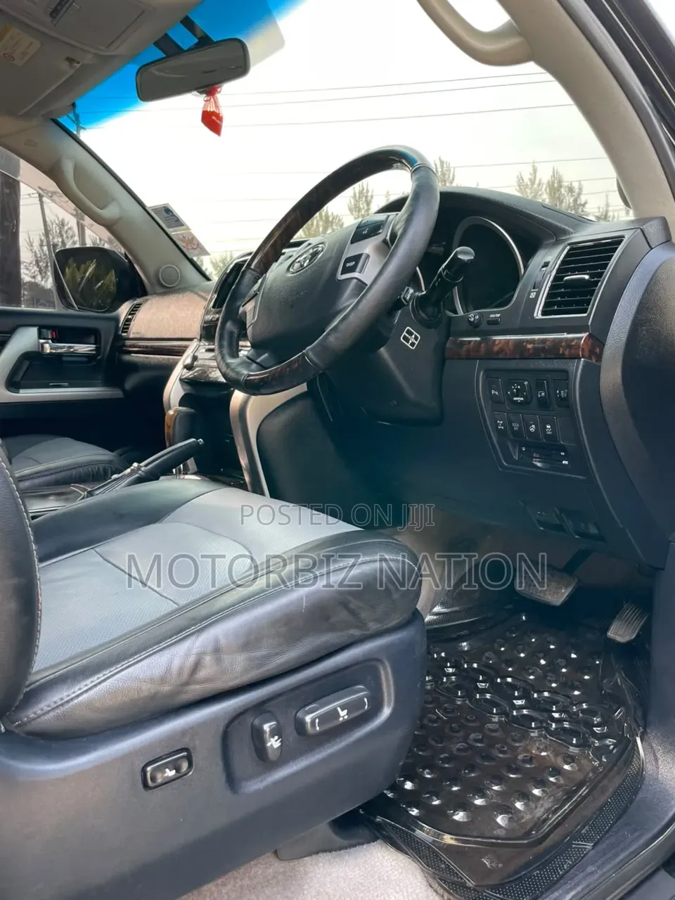 Toyota Land Cruiser 2012 Black