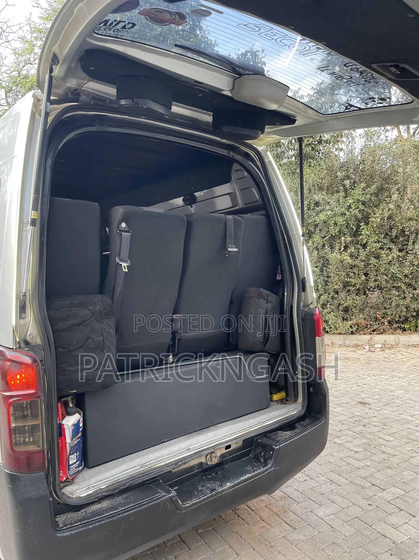 Nissan Caravan (Urvan) 2015 Silver