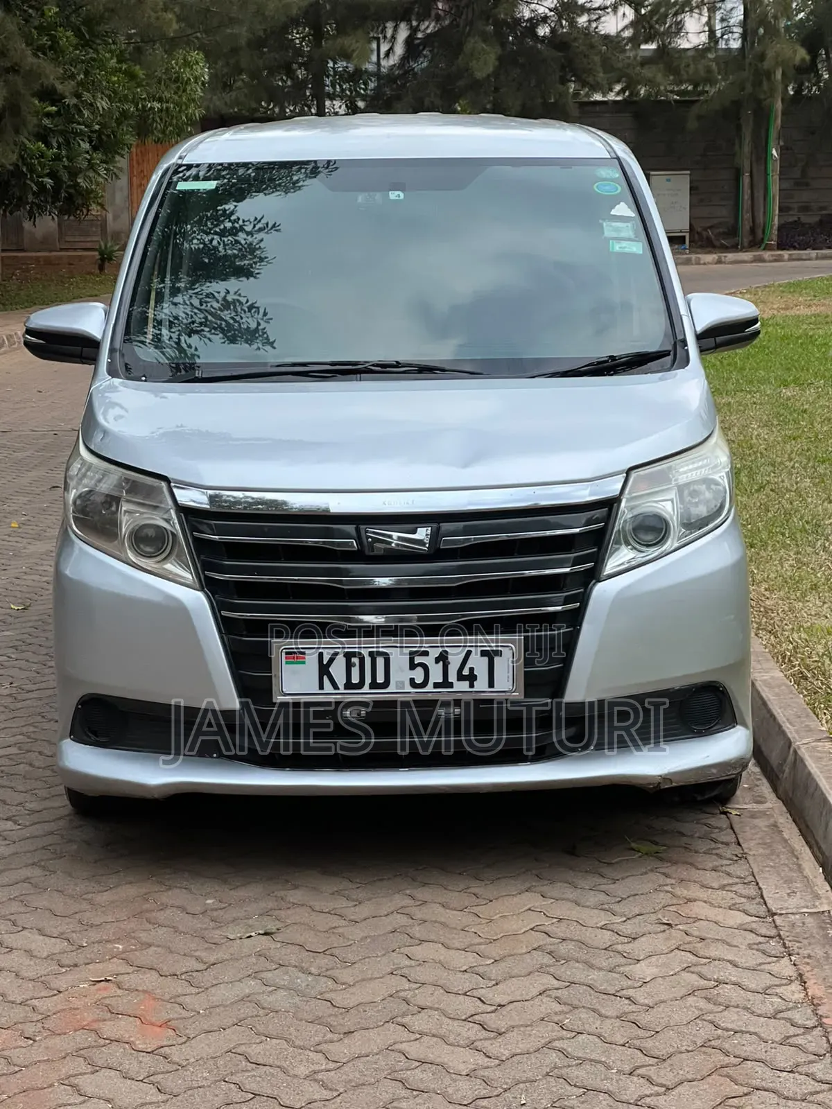 Toyota Noah 2014 Silver