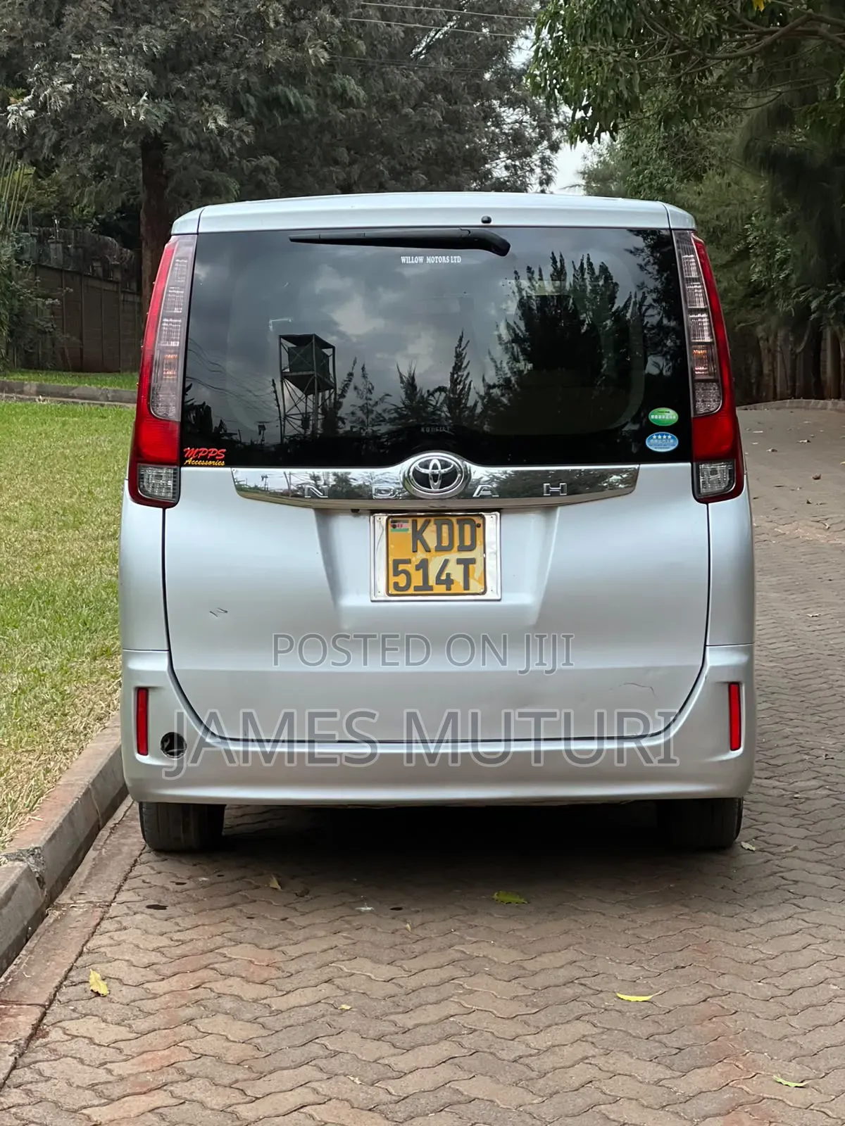 Toyota Noah 2014 Silver