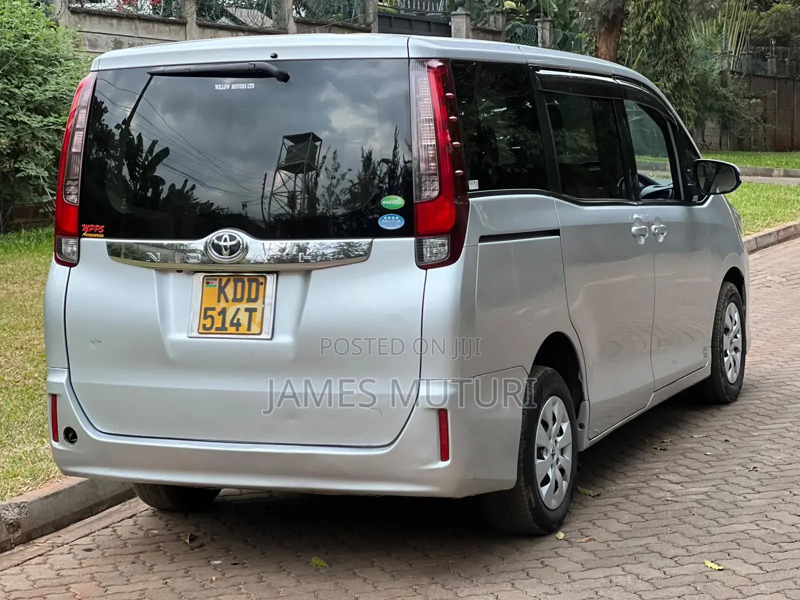 Toyota Noah 2014 Silver