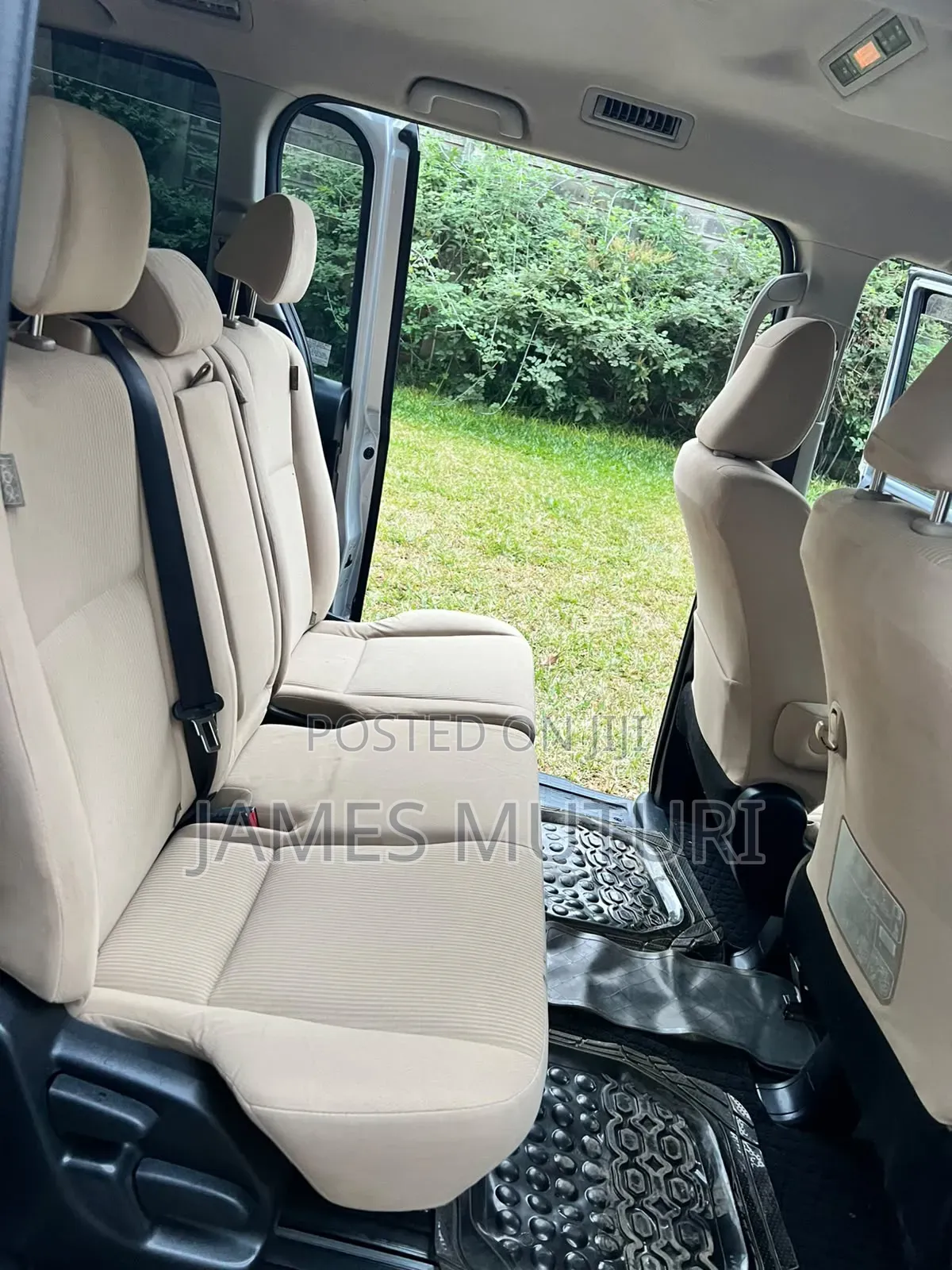 Toyota Noah 2014 Silver