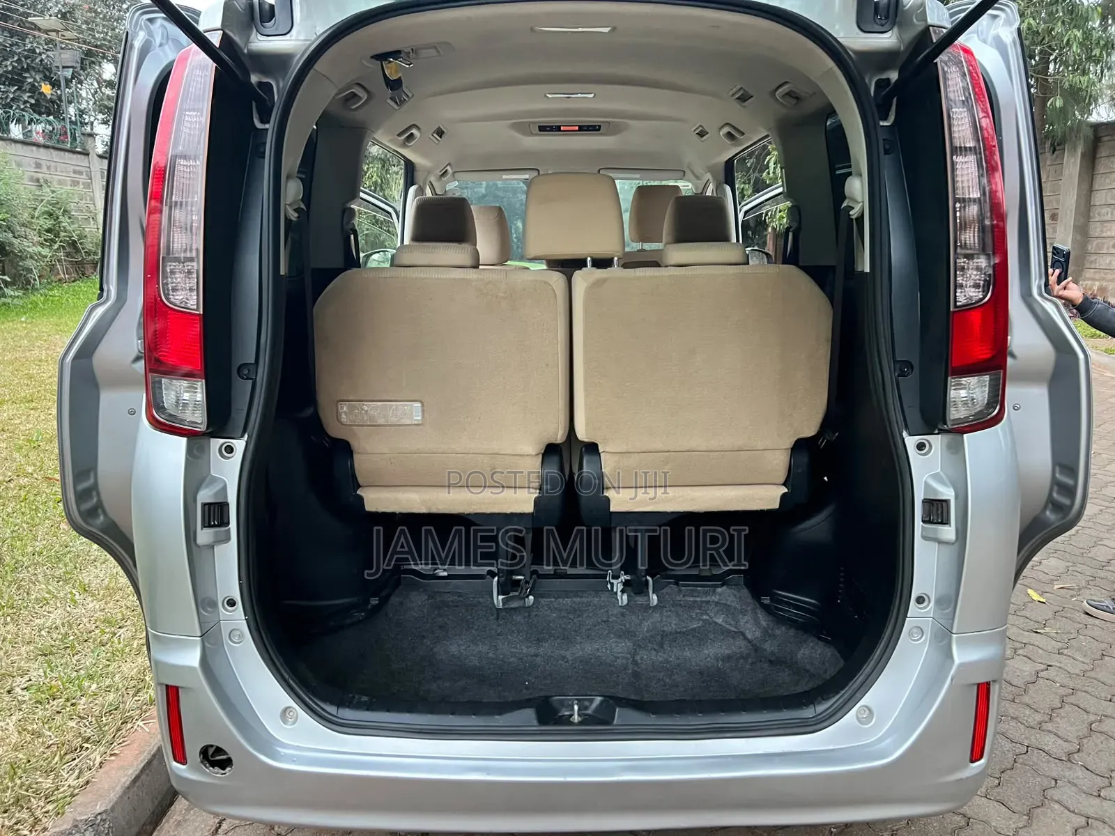 Toyota Noah 2014 Silver