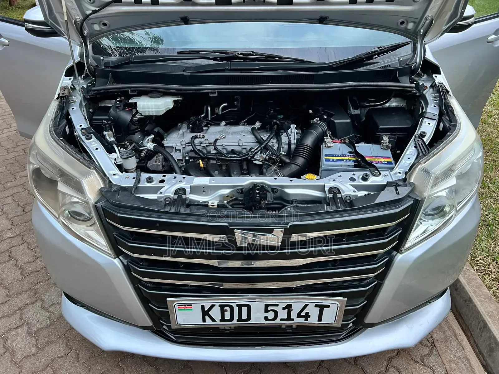 Toyota Noah 2014 Silver