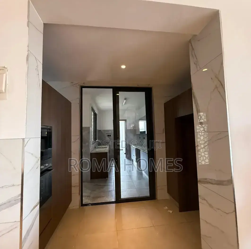 3bdrm Apartment in Riverside Estate for sale