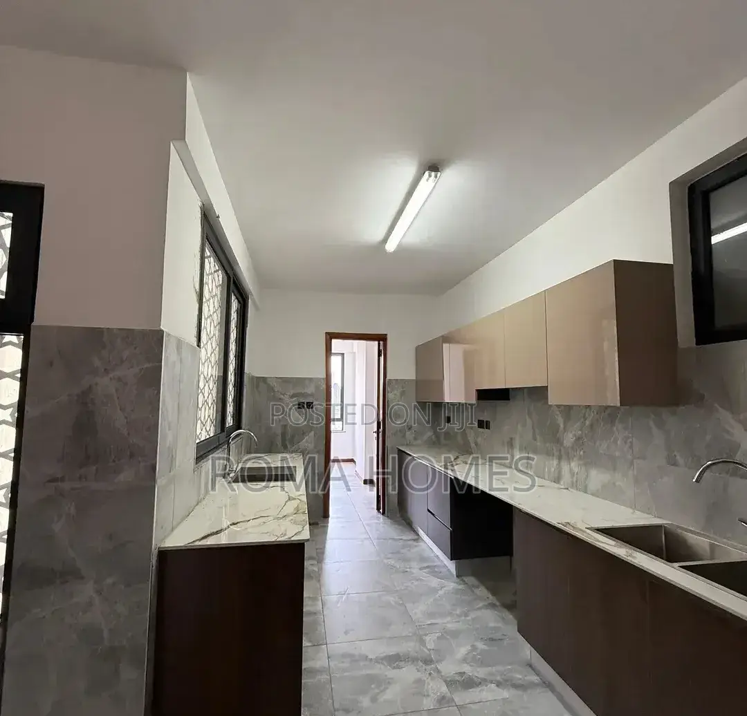 3bdrm Apartment in Riverside Estate for sale