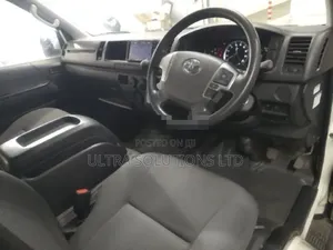 Toyota HiAce 2019 White