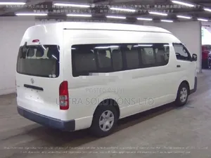 Toyota HiAce 2019 White