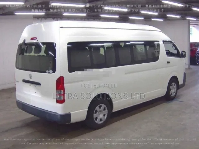 Toyota HiAce 2019 White