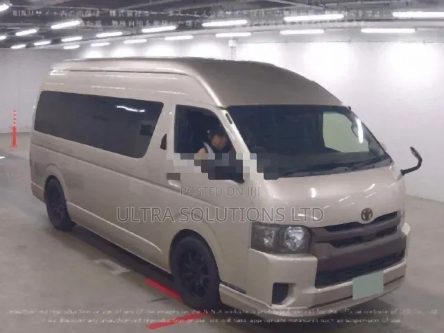 Toyota HiAce 2019 White
