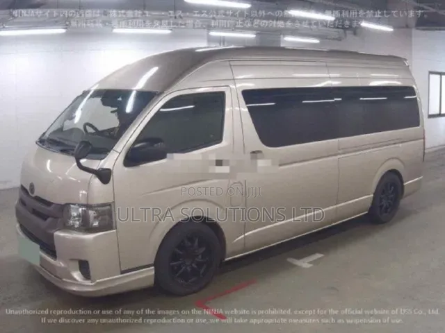 Toyota HiAce 2019 White