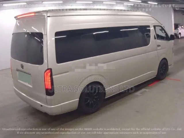 Toyota HiAce 2019 White