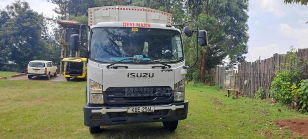 Isuzu FRR-90 2023