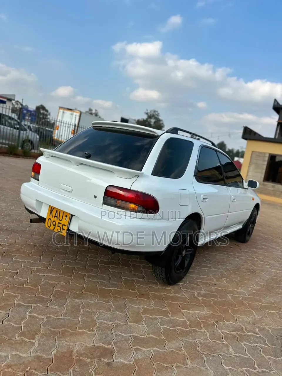 Subaru Impreza Wagon 1998 White